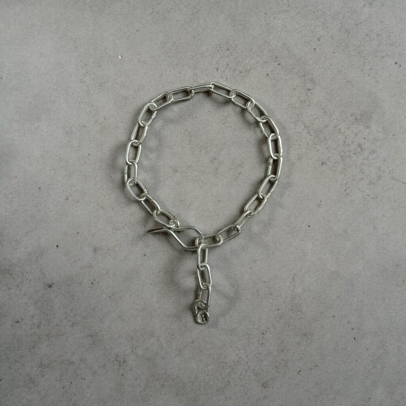 halqa link bracelet, clasped